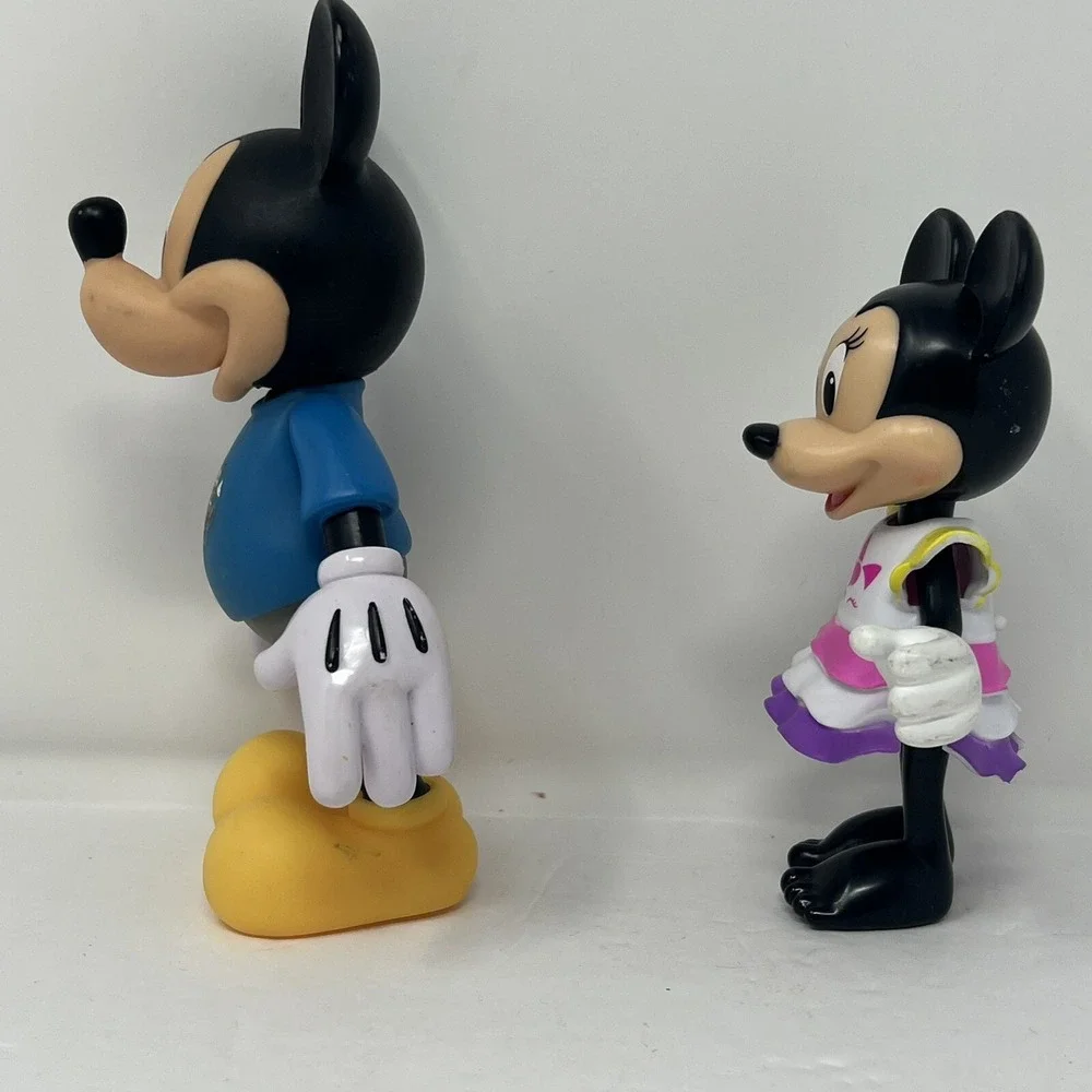 Disney Figures Mickey Mouse Posable Figure and Minnie Mouse's Bowtique Dress Up‎